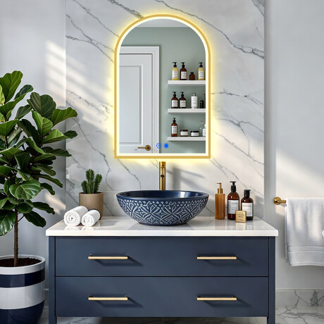 Unregelmäßiger LED-beleuchteter Spiegel in einem goldenen Aluminiumrahmen #8