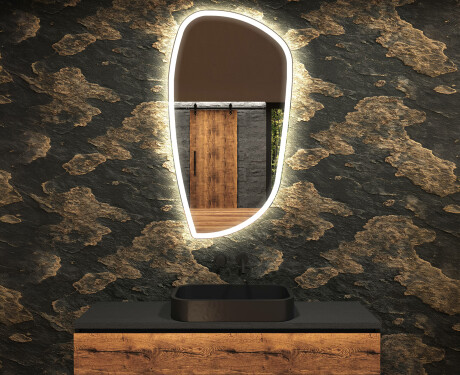 Unregelmäßiger asymmetrischer Spiegel mit LED Beleuchtung I222
